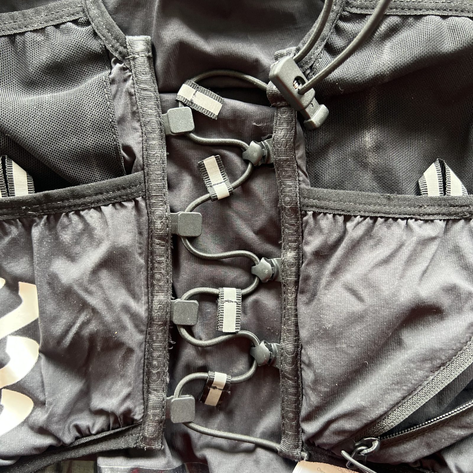 Serrage ventral de l'Ultrun S Pack Evo 10