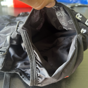 Photo des poches arrières superposées pour le test du Ultrun S Pack Evo 15